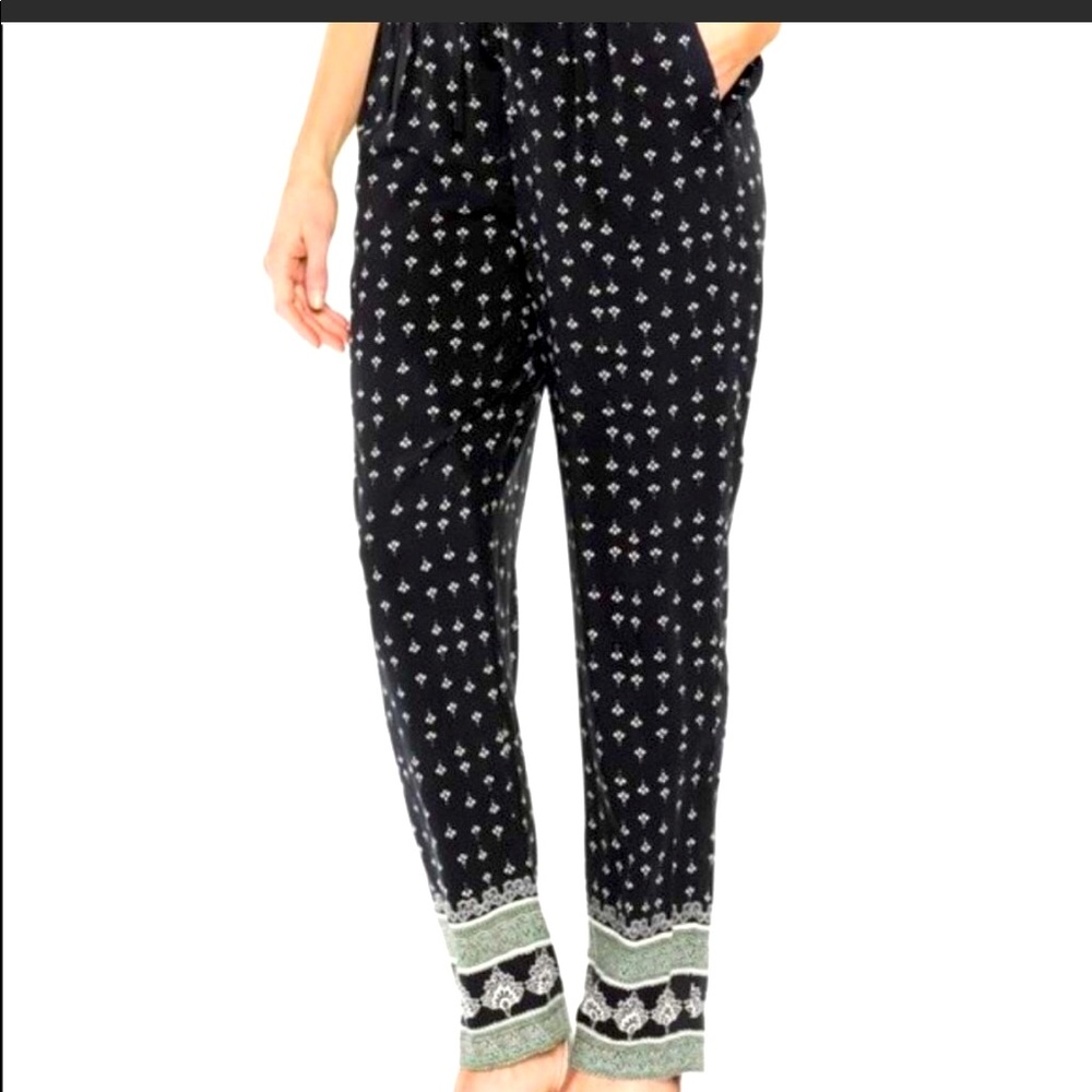 Vince Camuto Black FAN-PRINT BORDER PANTS
J